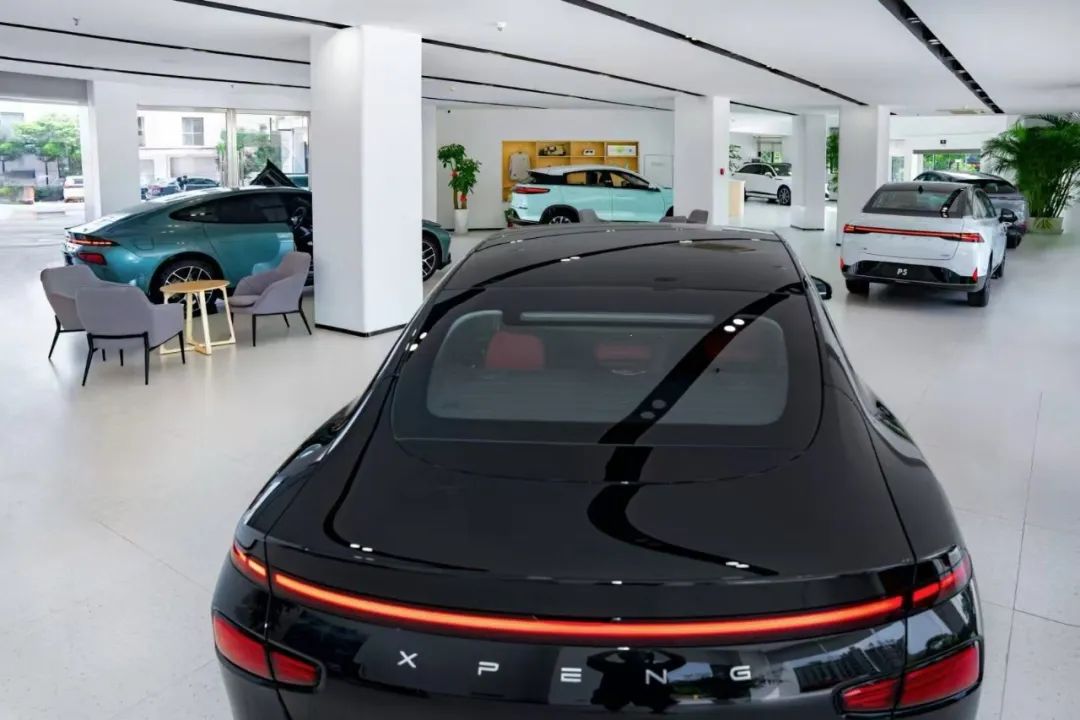 傳統4S店VS新勢力店,轉型銷售店長揭秘其中差別