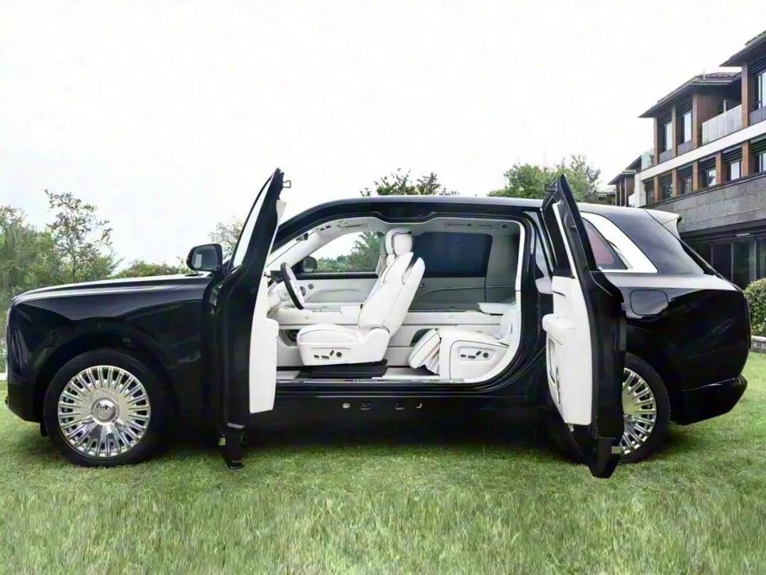 外觀酷似勞斯萊斯庫里南,追覓首款旗艦SUV實車亮相