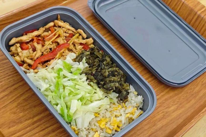 上新!17元高鐵盒飯,門店現炒,送餐到座