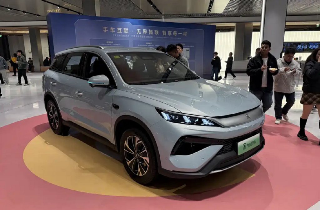 比亞迪宋家族更新,續航提升,難掩老車主的心痛