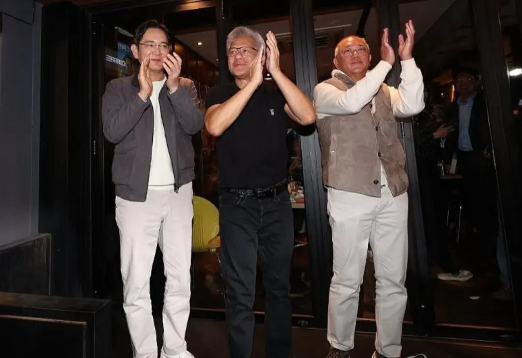 三星會長李在镕請黃仁勛!喝啤酒吃炸雞很盡興,最愛路邊攤的財閥