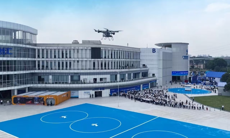 全國首家 7S 店開業,人形機器人這是要大規模普及了? 圖片