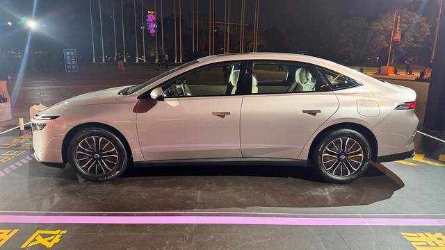 指導售價9.99萬元起!日產 N6正式上市