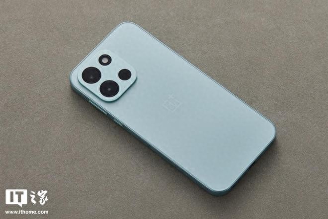 一加Turbo 6手機(jī)搭載第四代驍龍8s風(fēng)馳版